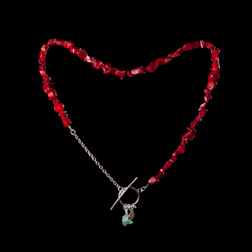 Sea bamboo necklace with ring and toggle fastening